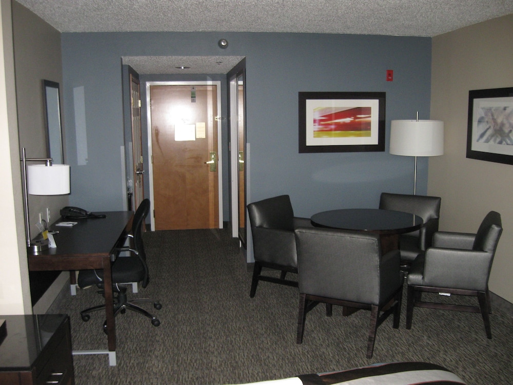 Wingate by Wyndham Fargo - photo 13