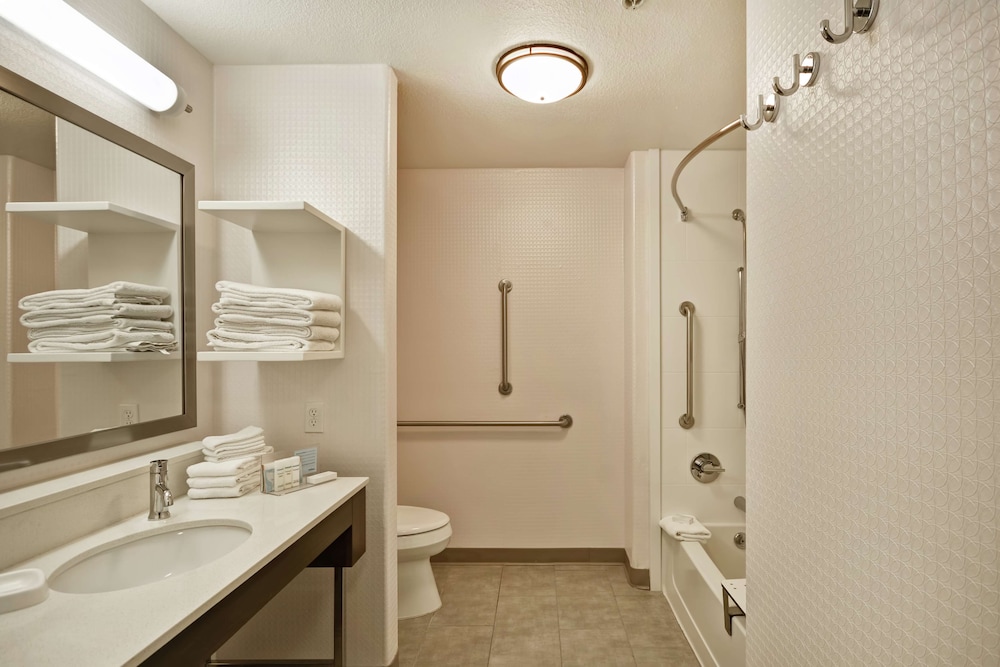 Hampton Inn & Suites Yuma - photo 34