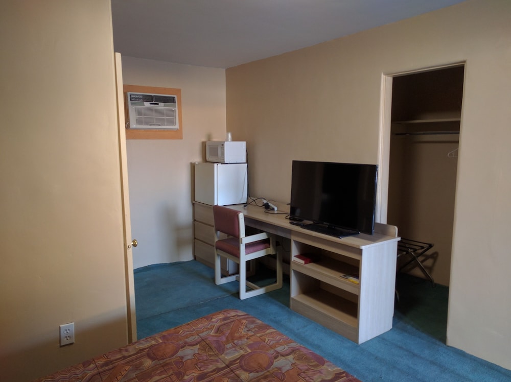 El Rey Motel - photo 14