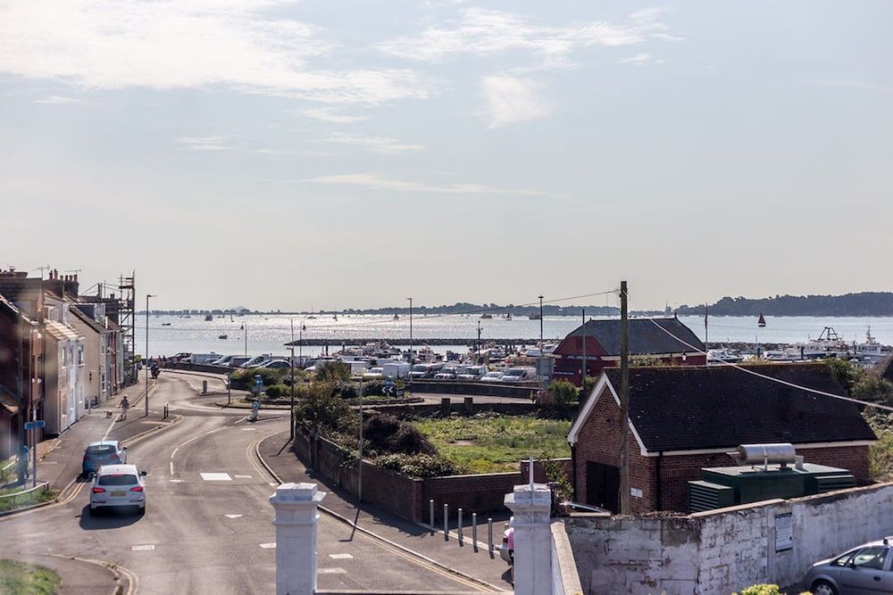 Reel Time Beautiful Townhouse a Stone's Throw from Poole Quay — 4-Star Luxury Hotel in Poole, United Kingdom