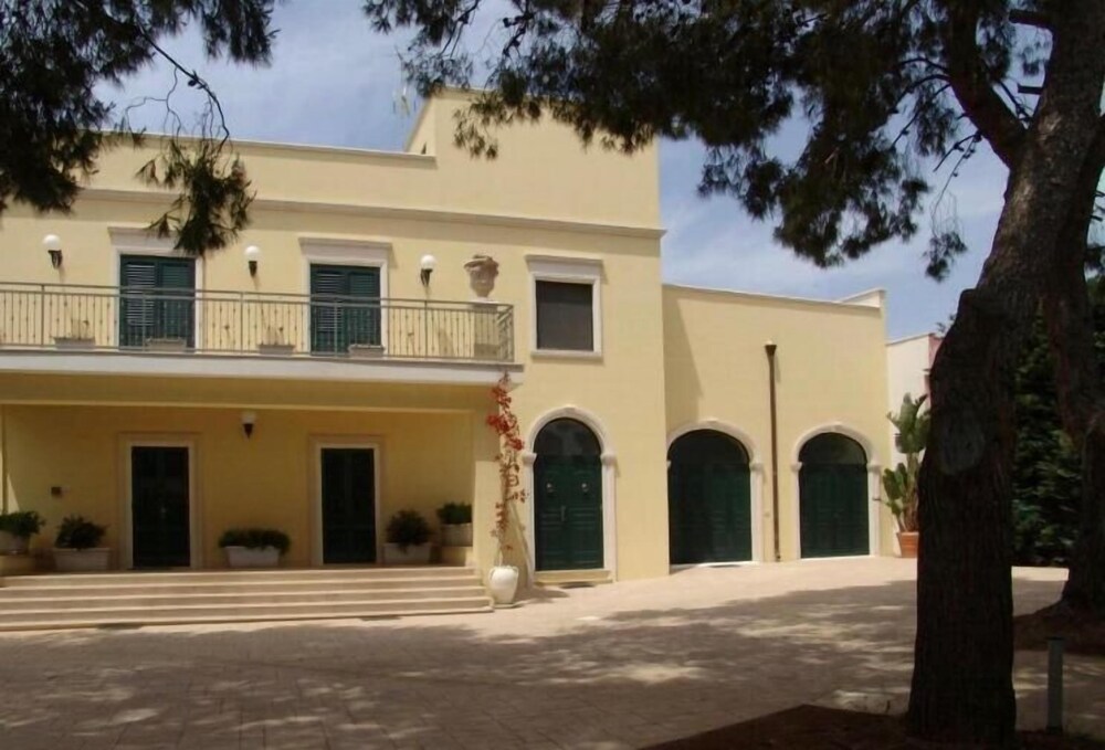 Tenuta La Reseda — hotel in Alezio