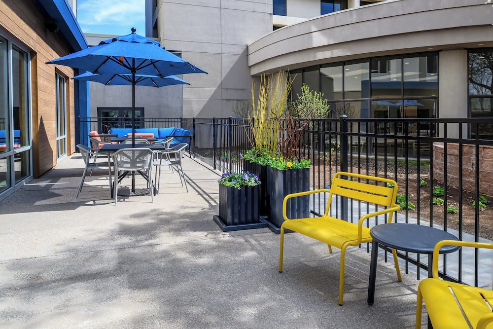 Hampton Inn by Hilton St. Louis Airport - photo 79