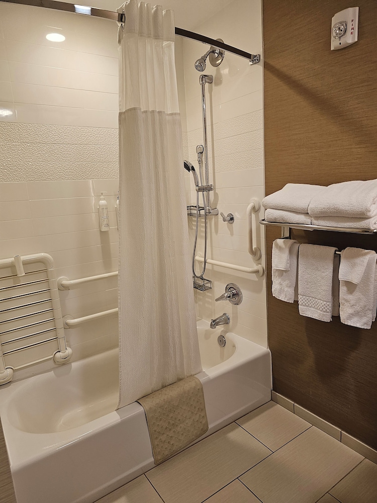 Fairfield Inn & Suites by Marriott Butte - photo 20