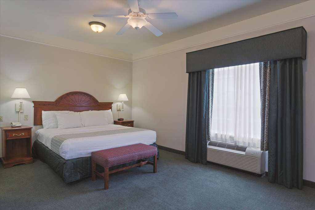 La Quinta Inn and Suites Fort Myers I 75 - photo 25