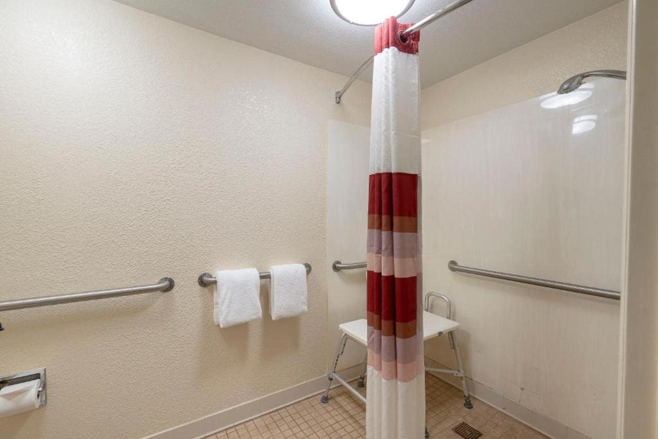 Red Roof Inn Greenville - photo 19