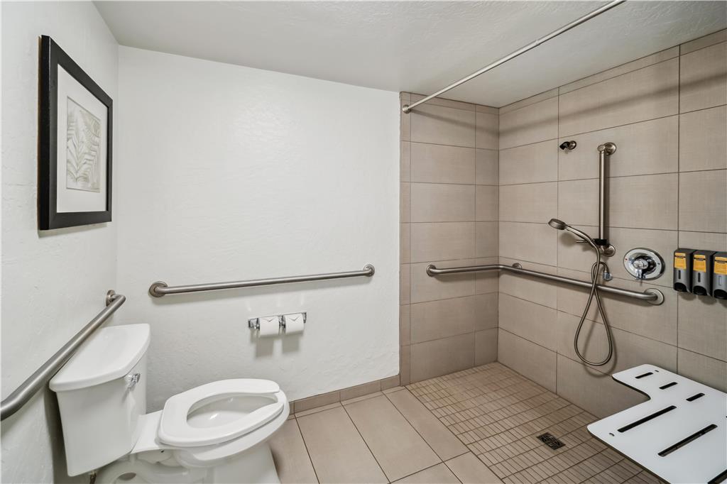Best Western Plus Hilltop Inn - photo 37