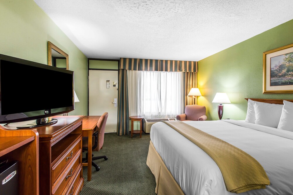 Quality Inn & Suites Waycross - photo 4