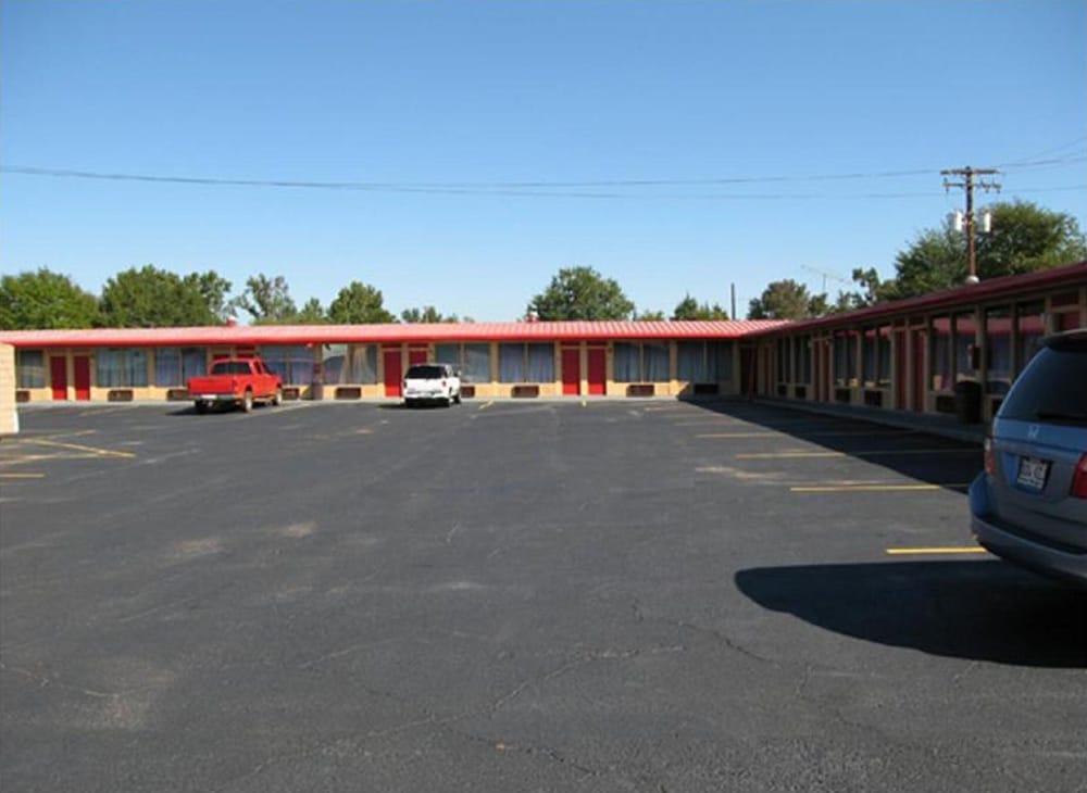 Royal Inn Linden - photo 16