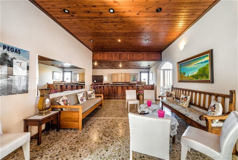 Harmony Hotel And Studios - last minute hotel in Hersonissos