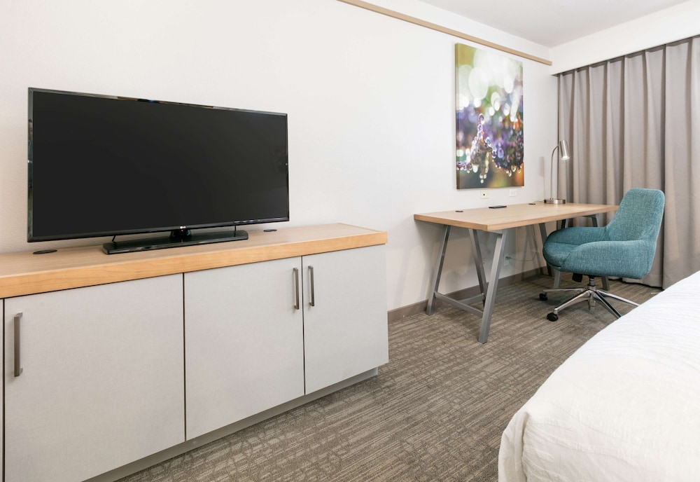 Hilton Garden Inn Irvine East Lake Forest - photo 9