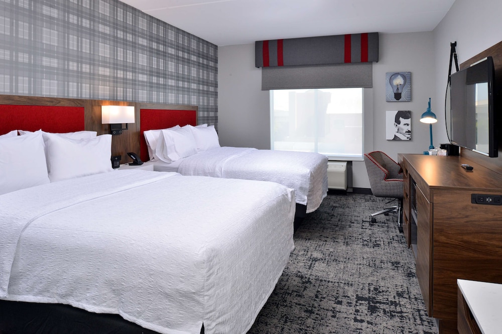 Hampton Inn & Suites Greensboro Downtown - photo 6