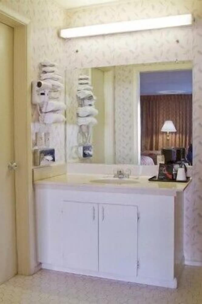 Mount Vernon Inn - photo 33