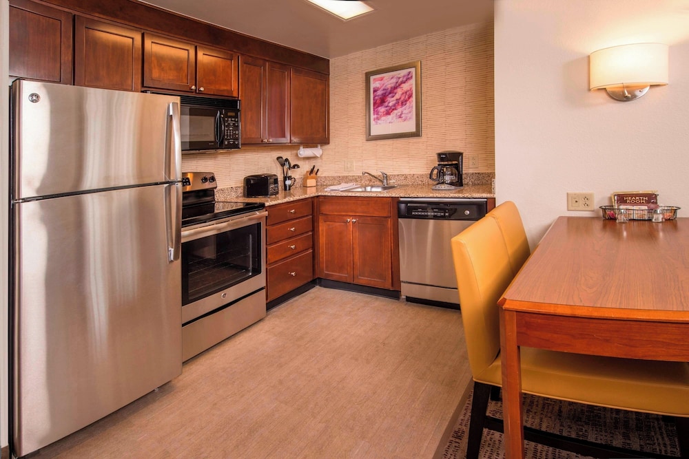 Residence Inn Alexandria Old Town Duke Street by Marriott - photo 10