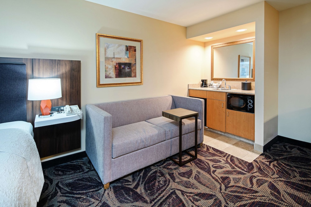 Hampton Inn & Suites Bremerton - photo 22