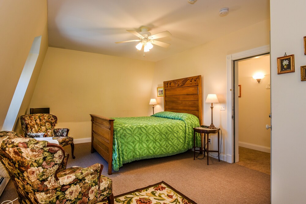 Payne's Harbor View Inn - photo 9