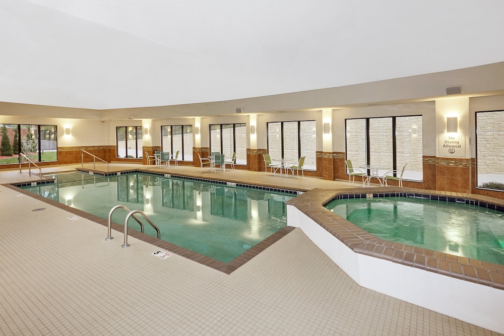 Holiday Inn Express Hotel & Suites Columbia Univ Area Hwy 63 by IHG - photo 16
