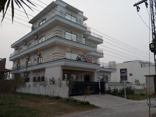 Hotel Luxe Heights Lahore in Lahore, Pakistan