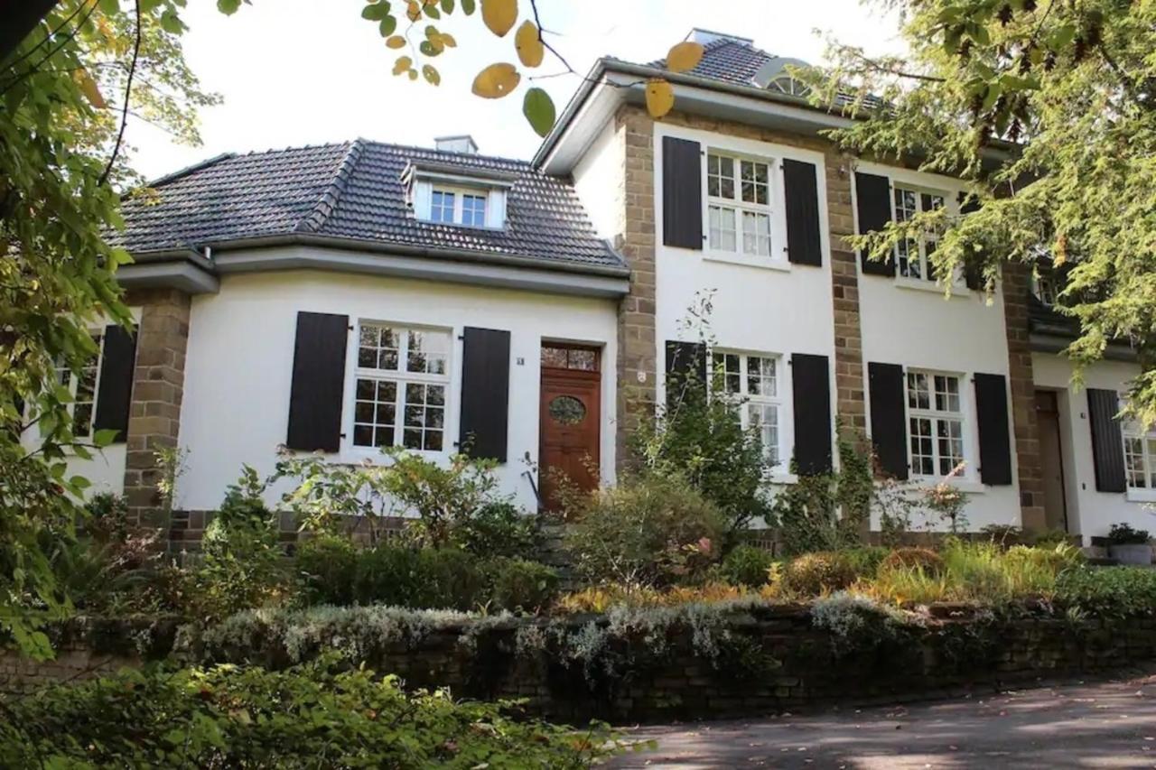 Historische Lehrerhauser Immekeppeloverath — Overath