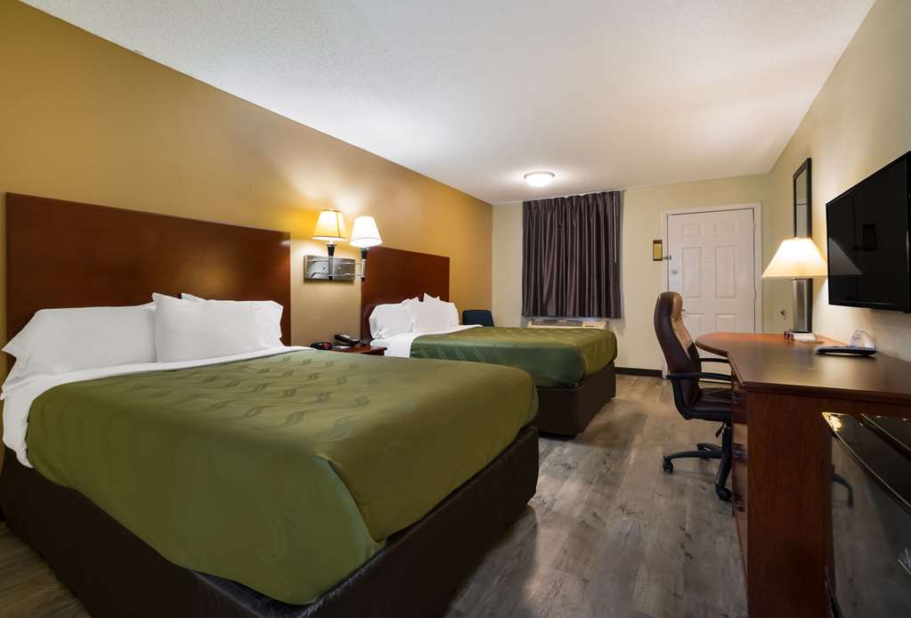 Econo Lodge Brownsville - photo 18