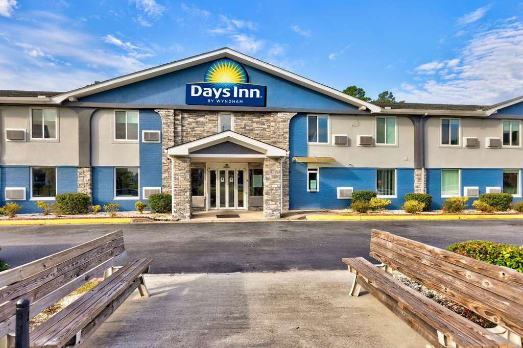 Days Inn by Wyndham Savannah Gateway I 95 - featured photo
