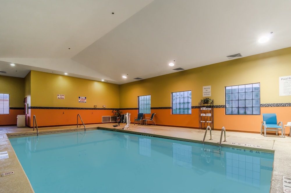 Holiday Inn Express & Suites Vinita by IHG - photo 22