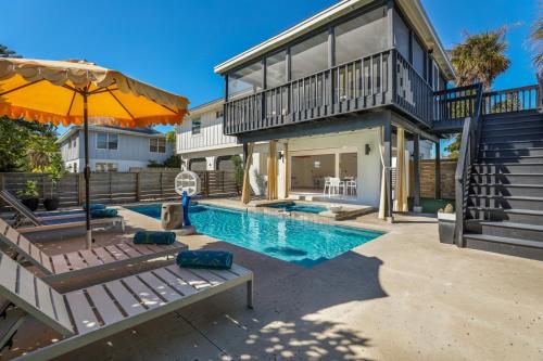 The Laguna Beach 212 Willow Ave in Anna Maria, United States