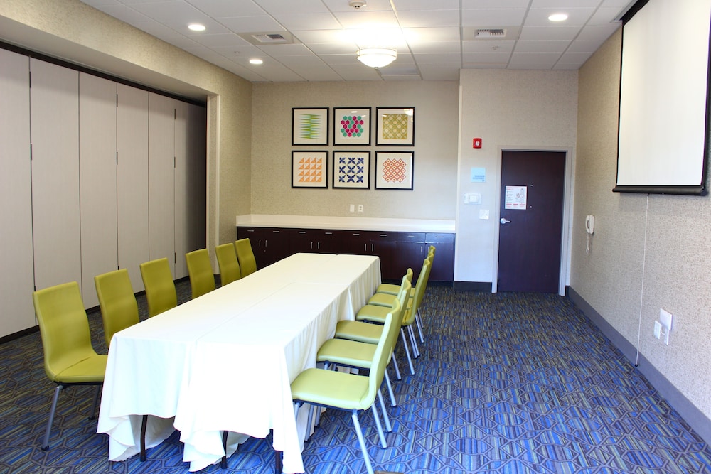 Holiday Inn Express & Suites Napa American Canyon by IHG - photo 28