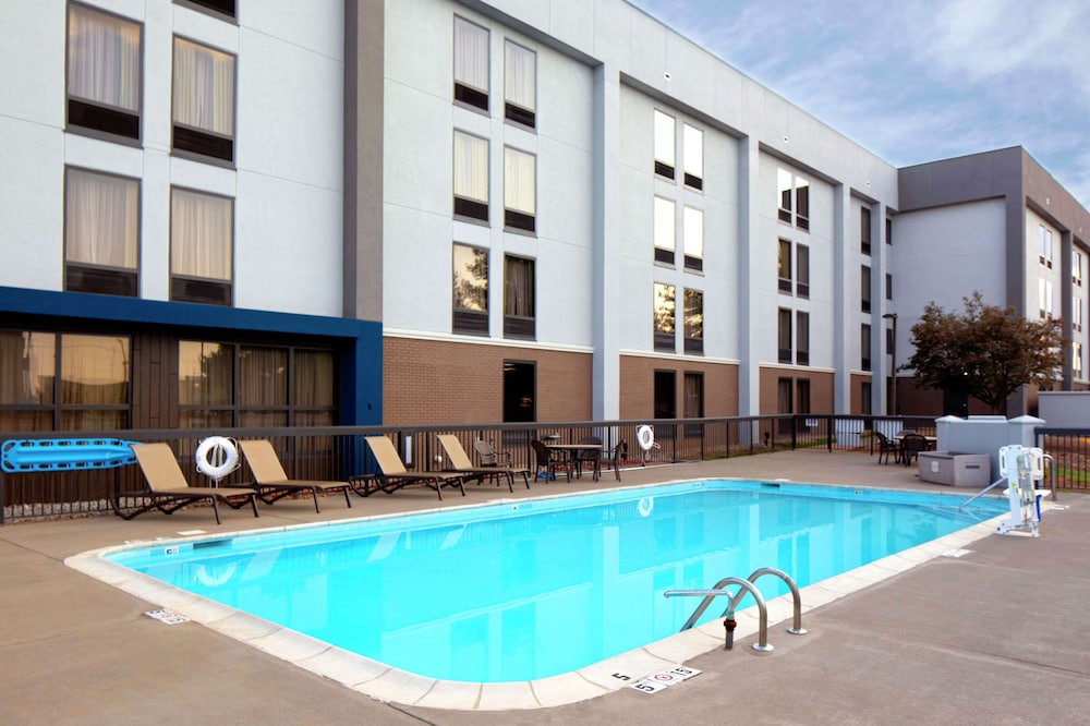 Hampton Inn by Hilton Bowling Green - photo 23