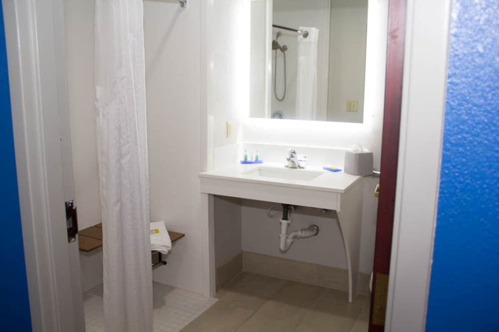 Holiday Inn Express Hotel and Suites Kings Mountain by IHG - photo 24