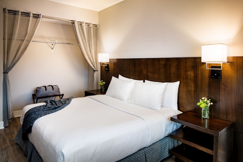 Watt Hotel Rahway Tapestry Collection by Hilton - photo 10