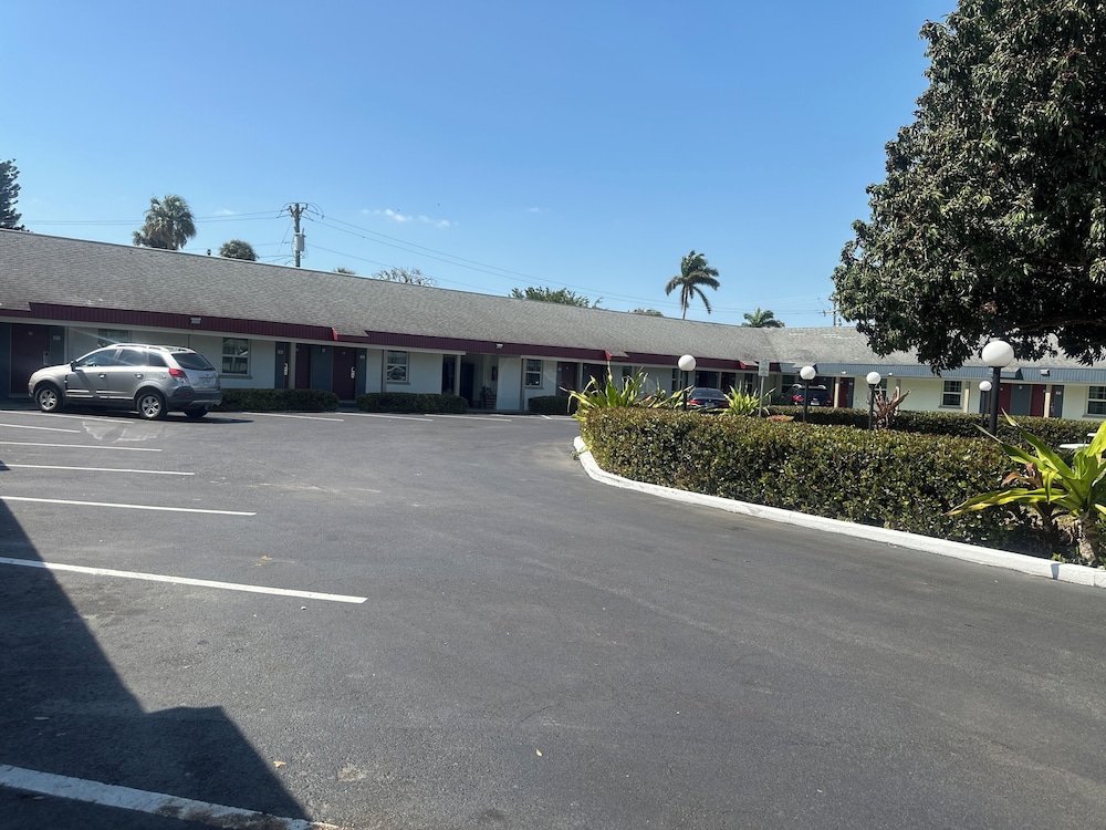 Tropical Palm Motel - photo 16