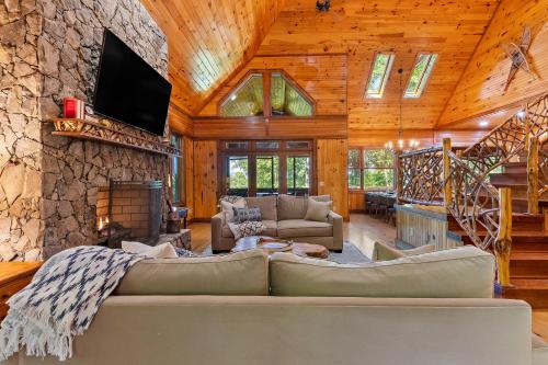 Chimney Island in Blowing Rock, United States