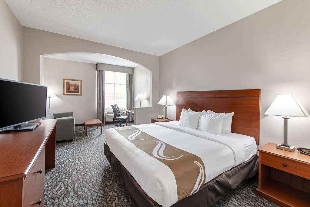 Quality Suites Austin South St. Elmo District - photo 16