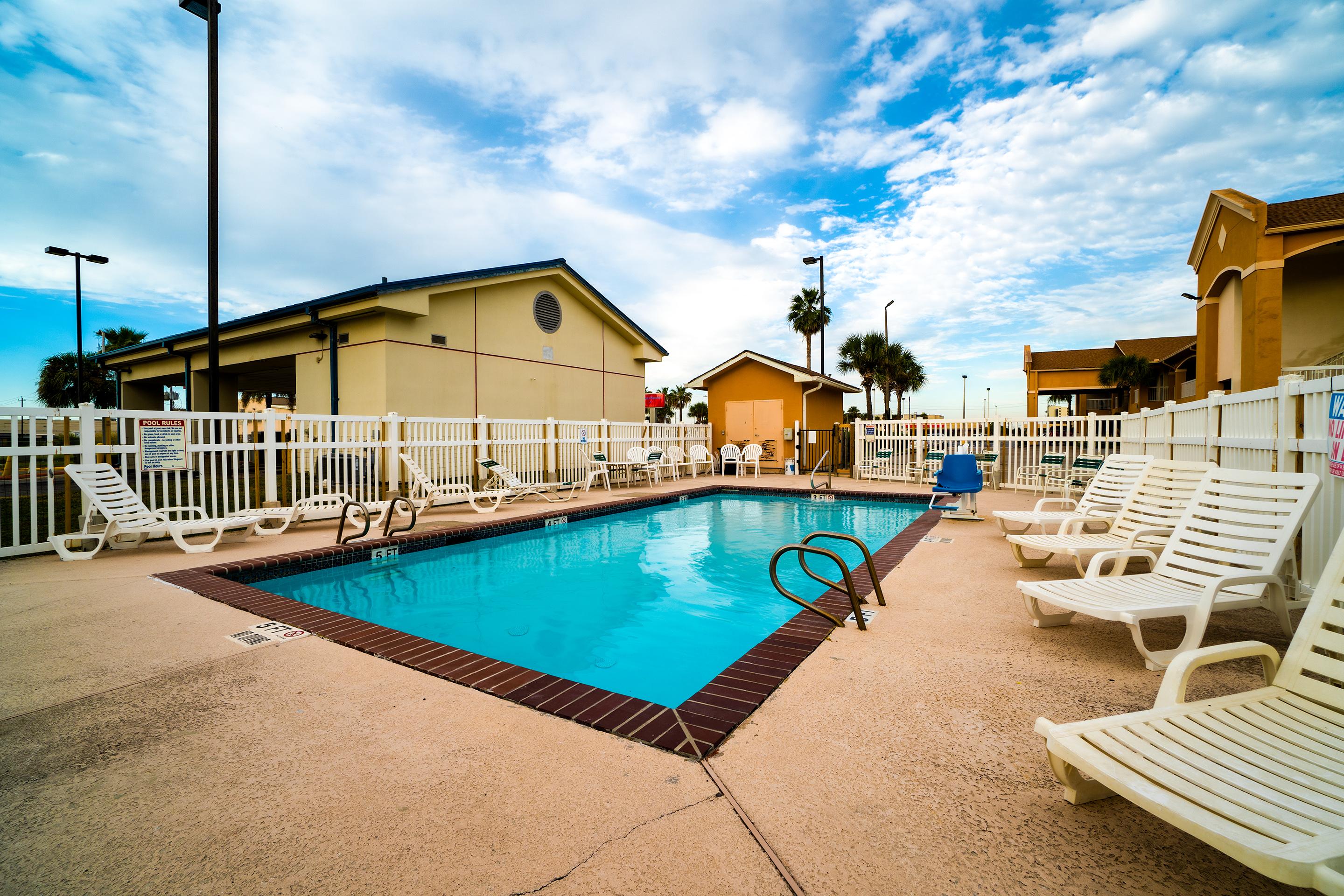 Motel 6 Galveston Seawall - photo 12