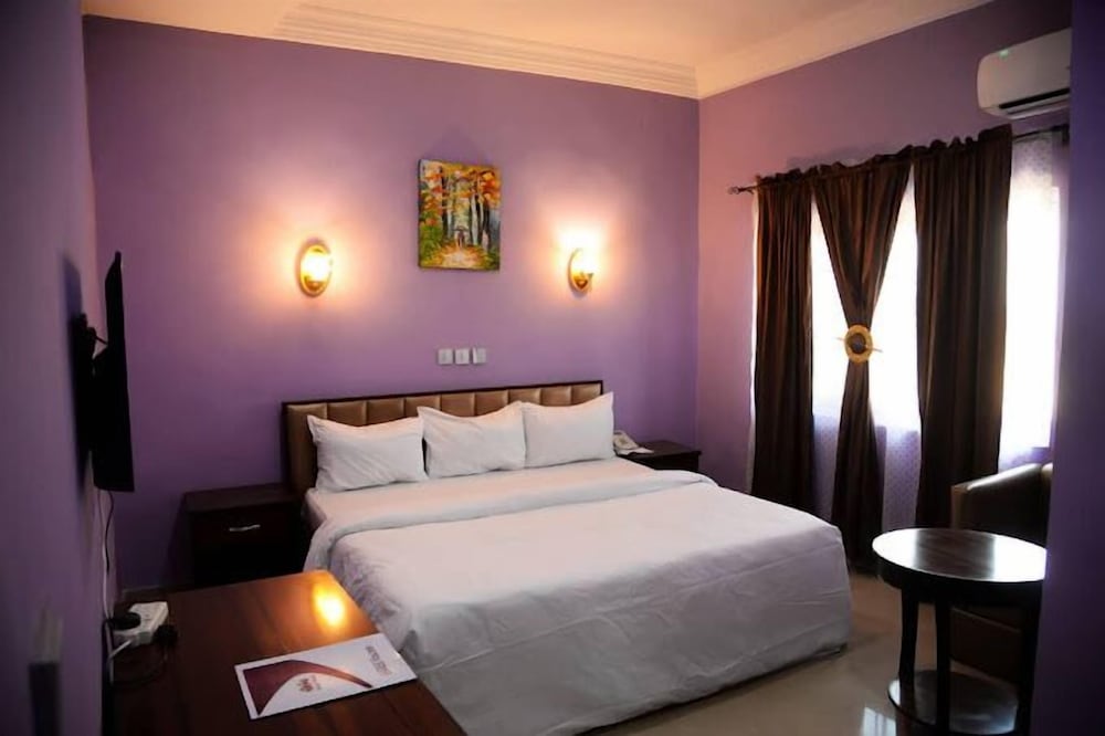 Habz Hotel And Suites