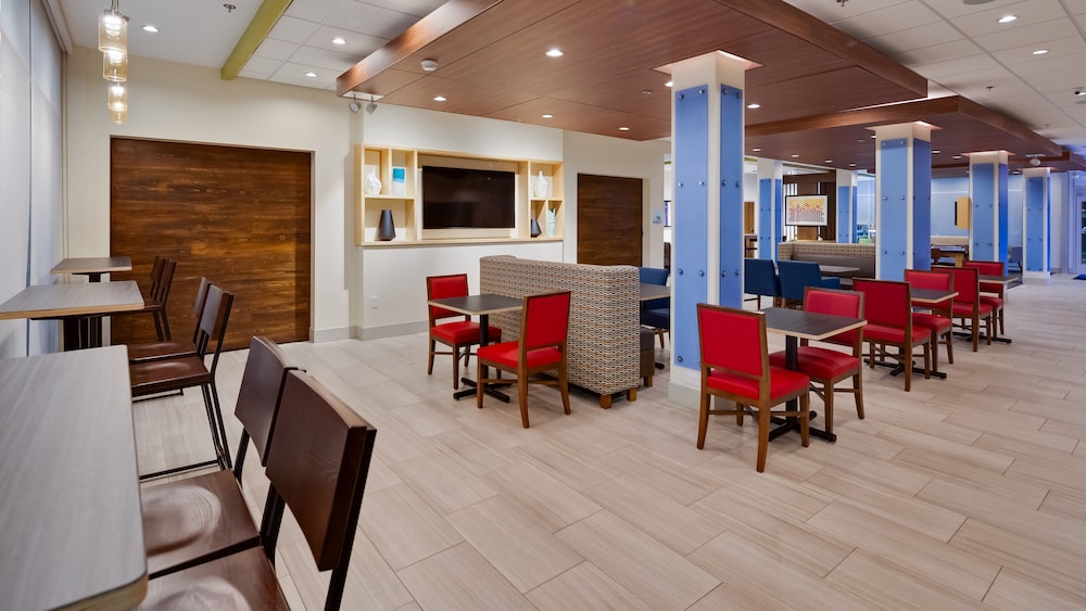 Holiday Inn Express & Suites Latta by IHG - photo 45