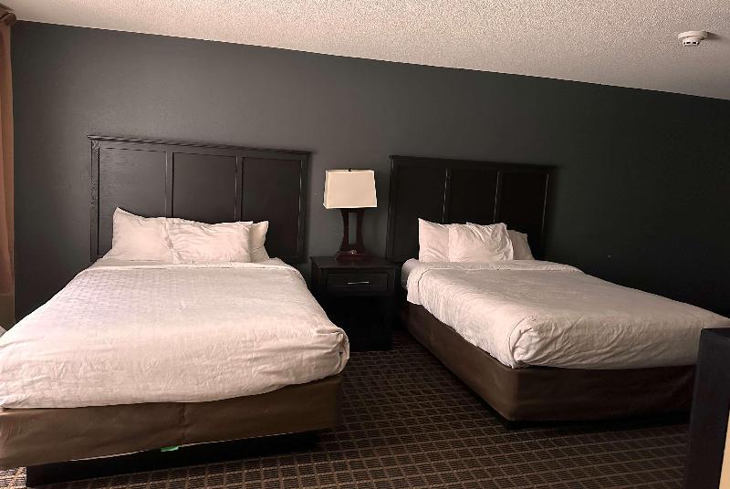 Days Inn by Wyndham Muskegon - photo 95