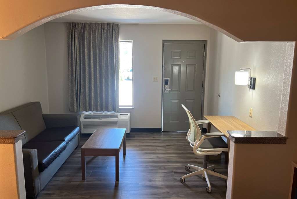 Days Inn & Suites by Wyndham Opelousas - photo 25