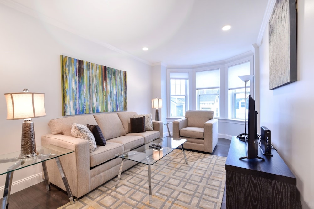 Global Luxury Suites at South Boston - photo 8