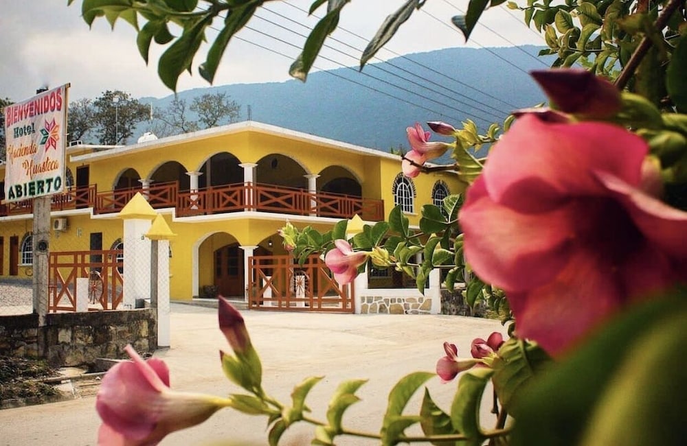 Hotel Hacienda Huasteca in Aquismon, Mexico