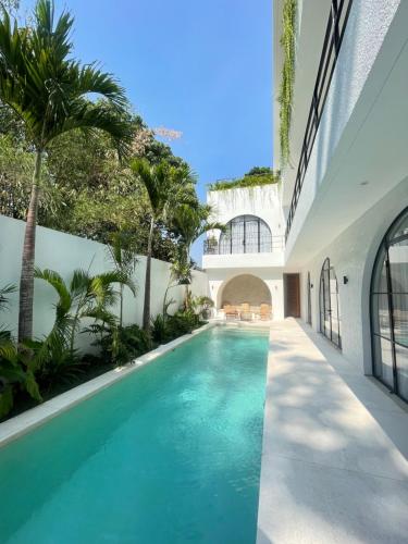 Villa Anwa Cove Gorgeous 6 BR & 2 Pool Villa in Bali — 4-Star Luxury Hotel in Legian, Indonesia