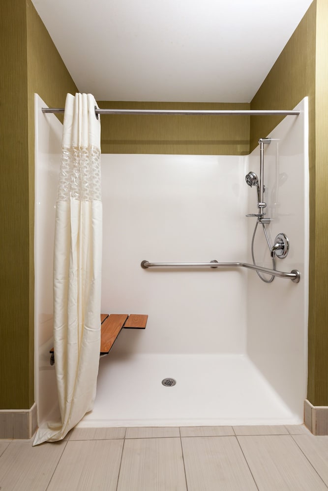 Hampton Inn Elkton - photo 23