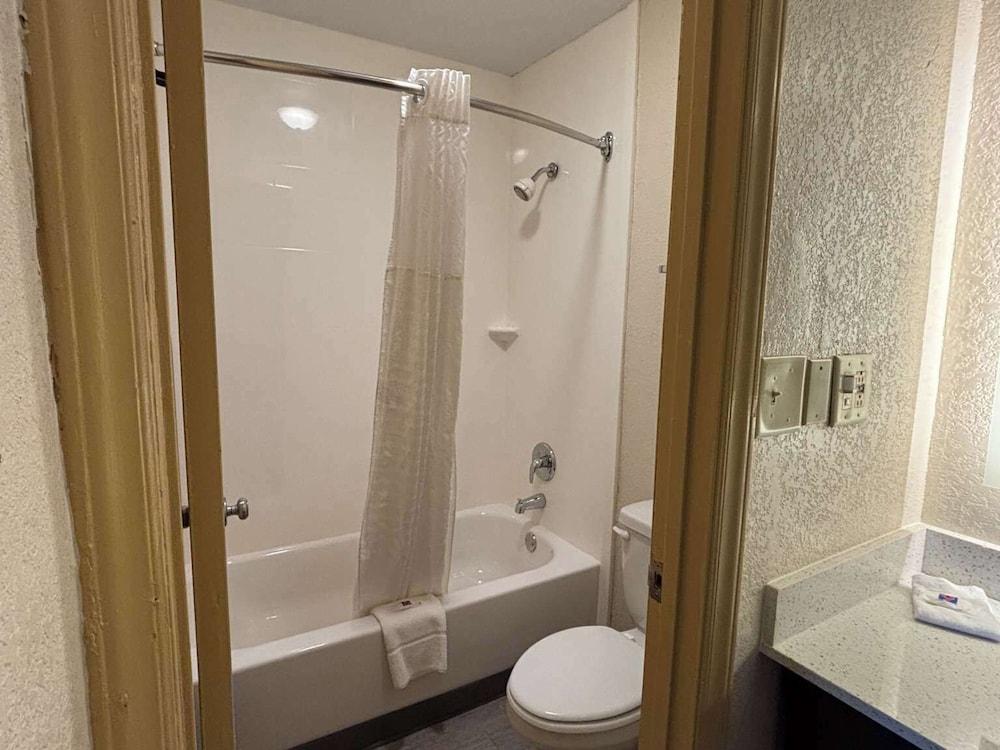 Studio 6 Suites Charlotte NC Northlake - photo 13