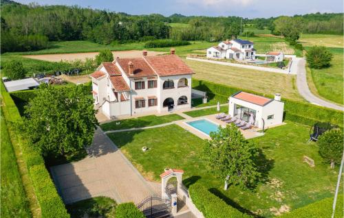 5 Bedroom Nice Home In Karojba — 4-Star Luxury Hotel in Karojba, Croatia