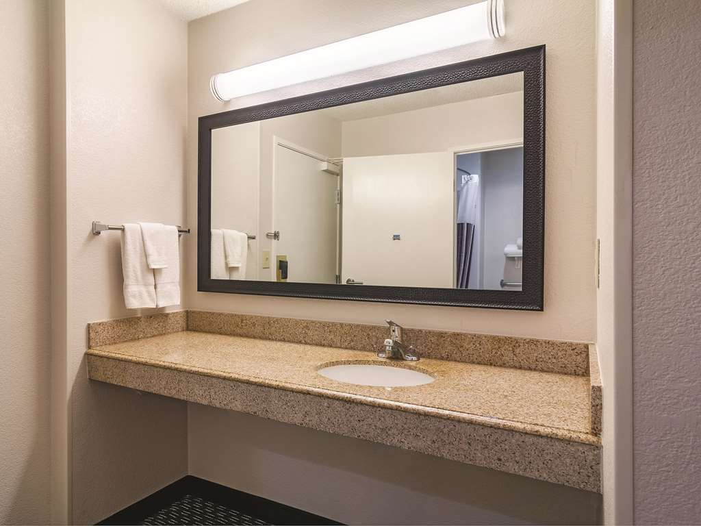 Wingate by Wyndham Brunswick GA I 95 - photo 19