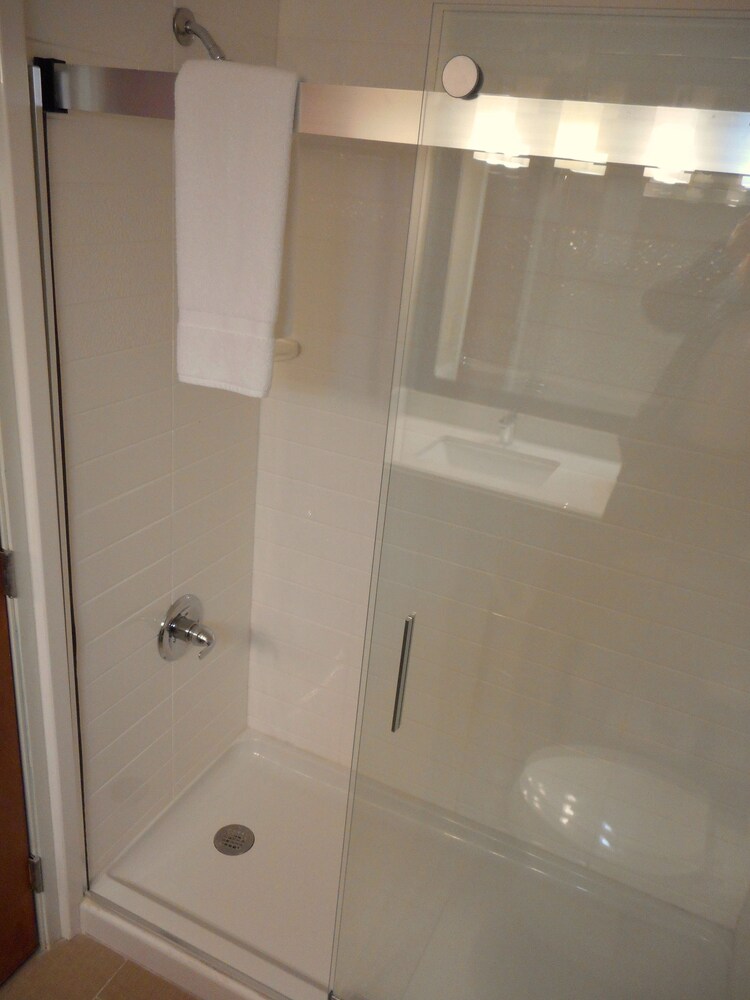 Holiday Inn Express & Suites North Carmel Westfield by IHG - photo 13