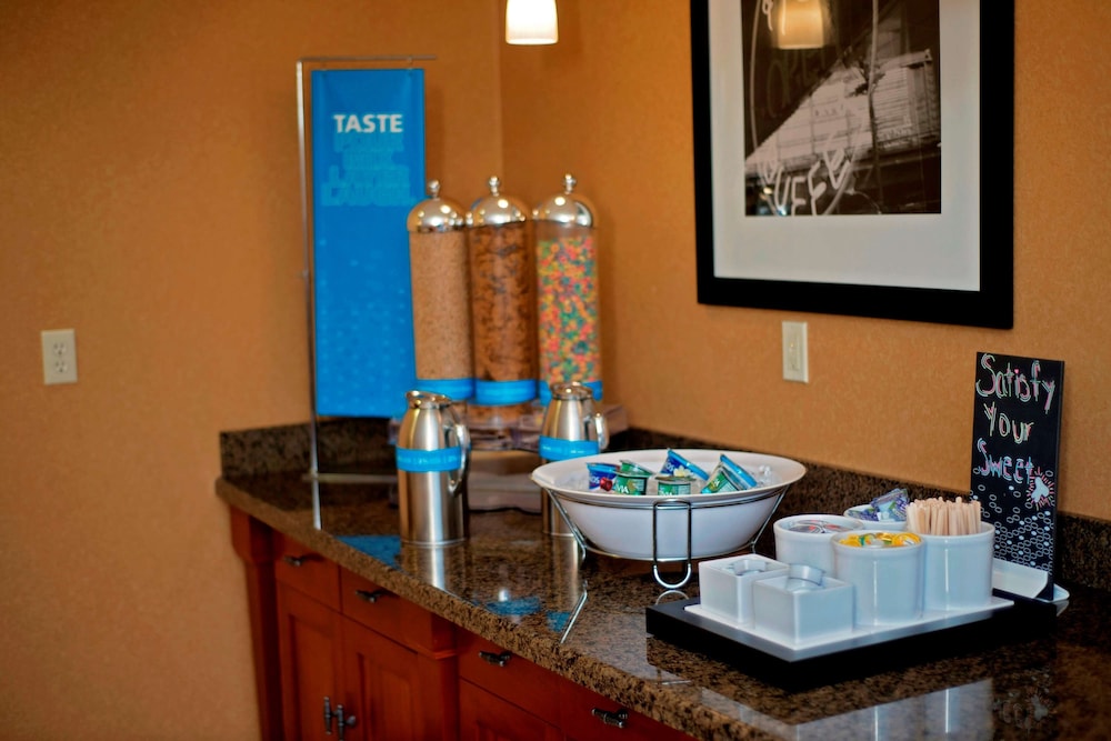 Hampton Inn Evanston - photo 33