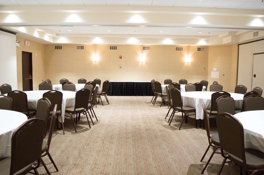 Radisson Hotel Detroit Farmington Hills - photo 25
