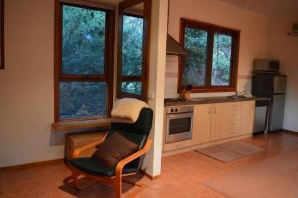 Day Dream Cottage — Mansfield — photo 3