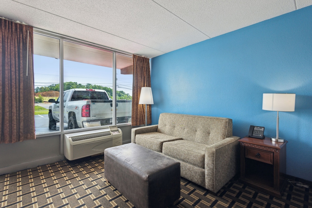Relax inn by OYO Greeneville Near Hwy US 321 - photo 7